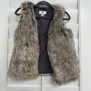 Girls faux fur vest